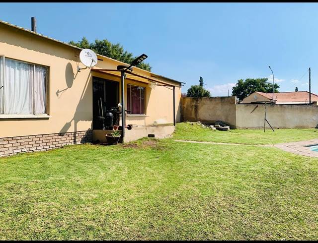 4 BEDROOM HOUSE FOR SALE IN RENSBURG